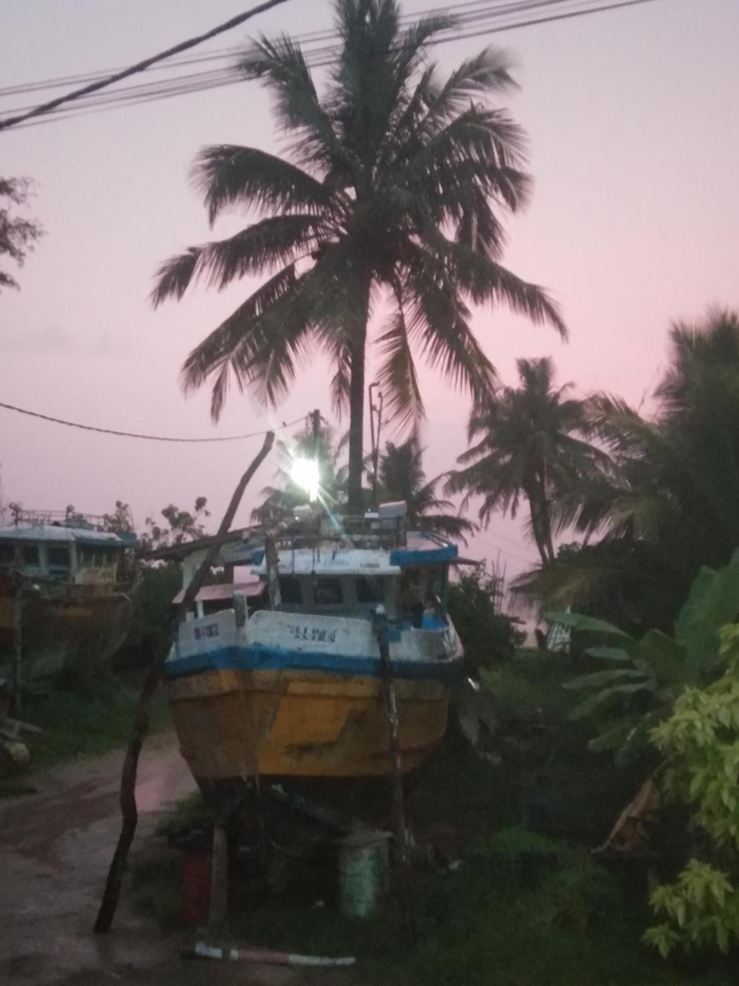 Ayu Hostel Ambalangoda  Buitenkant foto