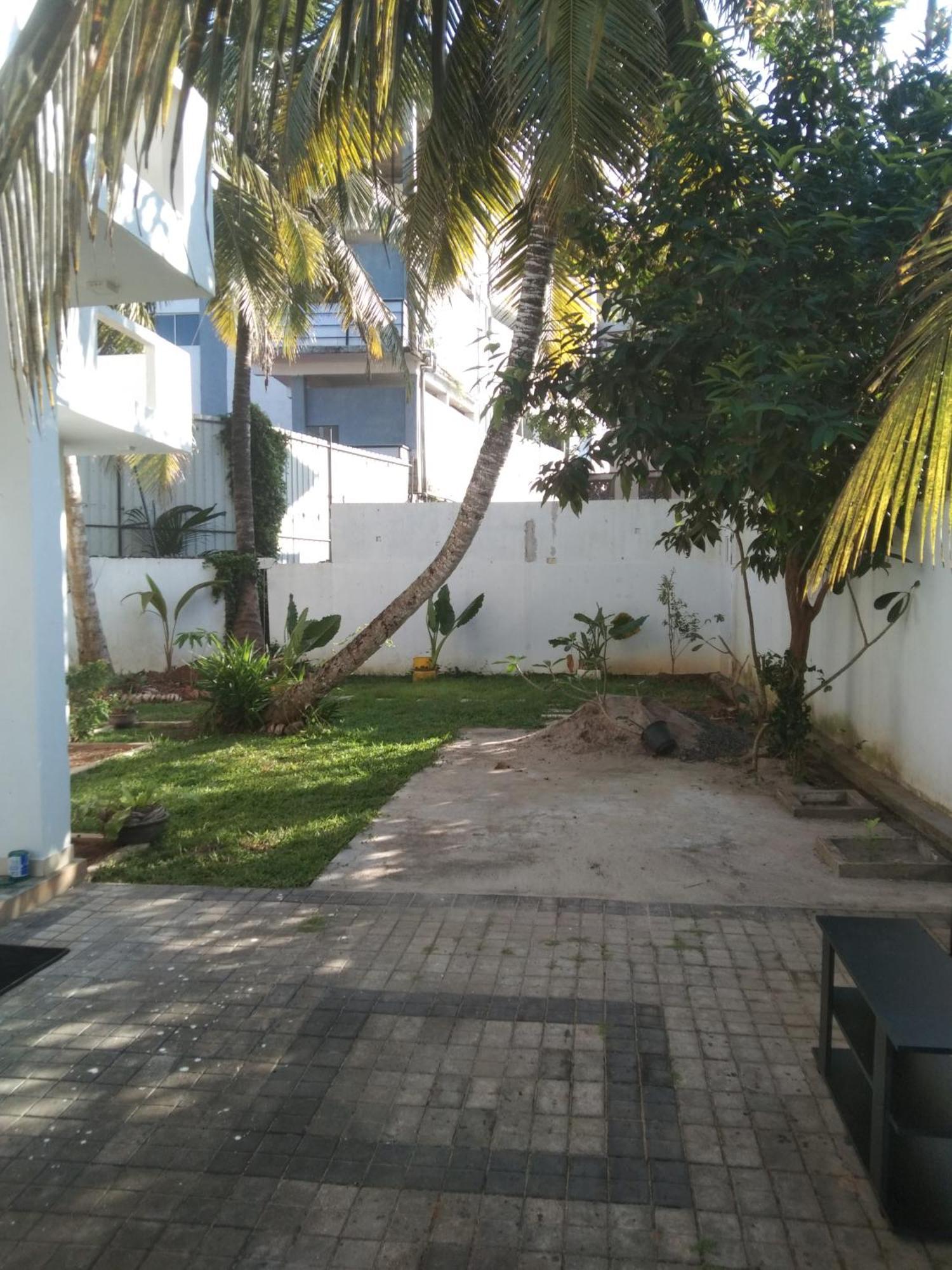 Ayu Hostel Ambalangoda  Buitenkant foto