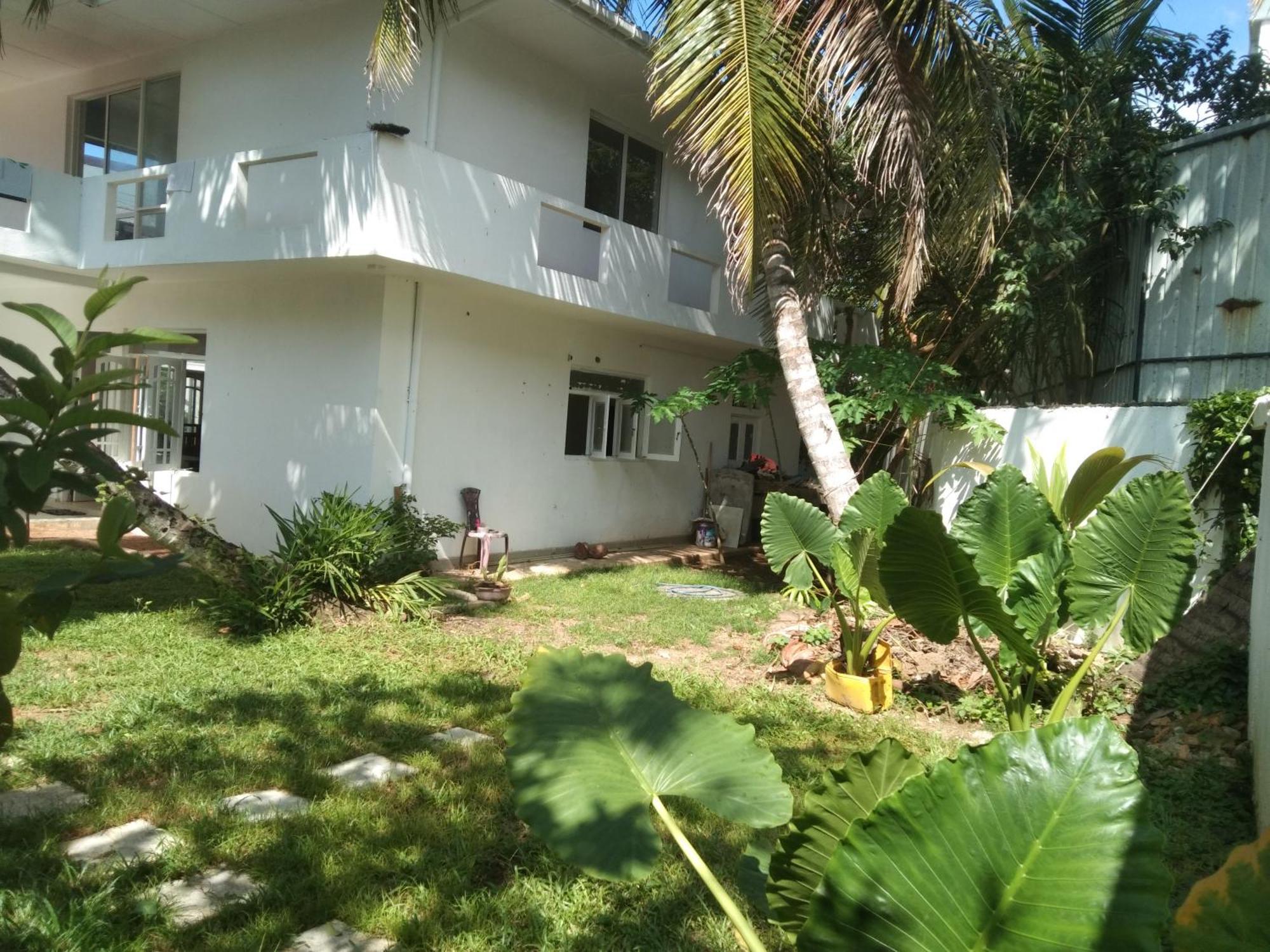 Ayu Hostel Ambalangoda  Buitenkant foto